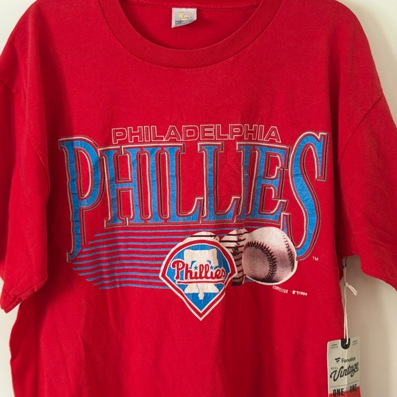 Fanatics Vintage Philadelphia Phillies Red T-Shirt - Picture 2 of 3